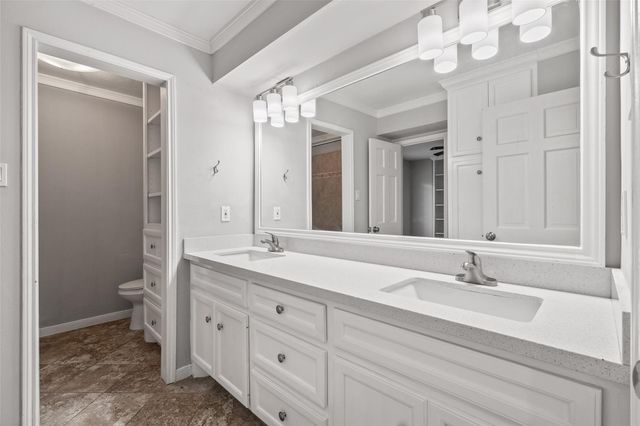 903 Crossroads Drive, Houston, TX 77079