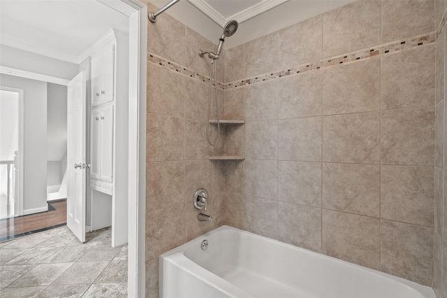 903 Crossroads Drive, Houston, TX 77079