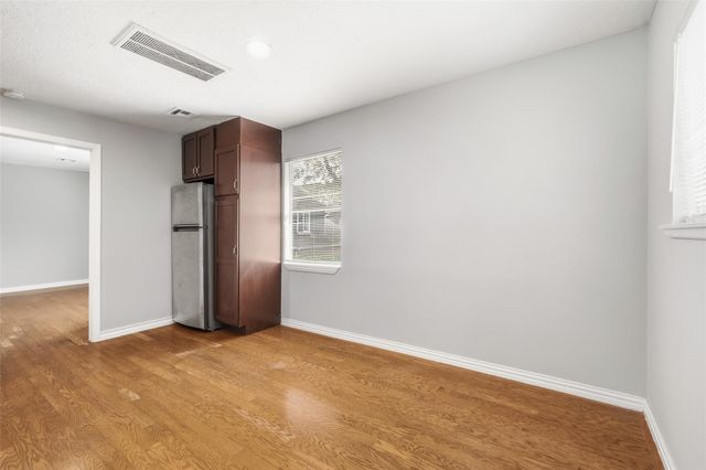 903 Crossroads Drive, Houston, TX 77079
