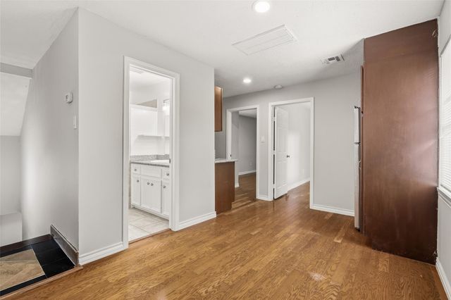 903 Crossroads Drive, Houston, TX 77079