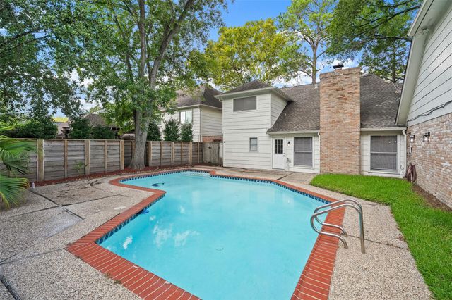 903 Crossroads Drive, Houston, TX 77079