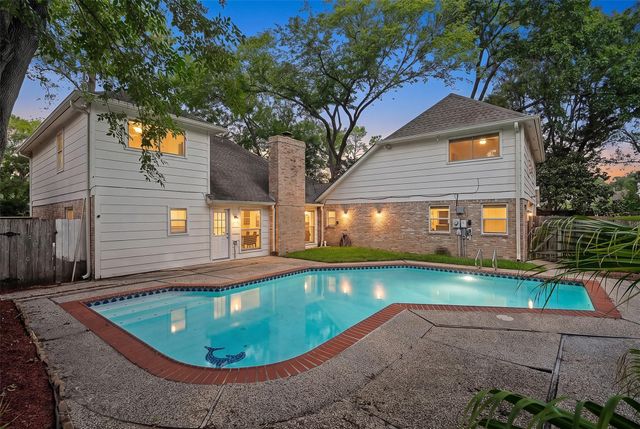 903 Crossroads Drive, Houston, TX 77079
