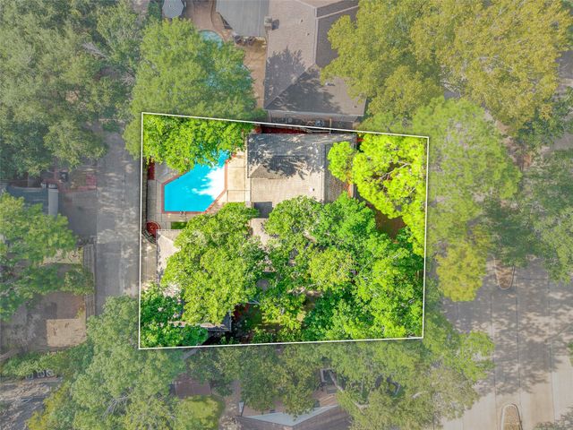 903 Crossroads Drive, Houston, TX 77079