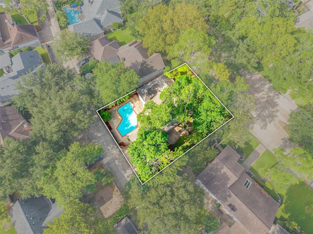 903 Crossroads Drive, Houston, TX 77079