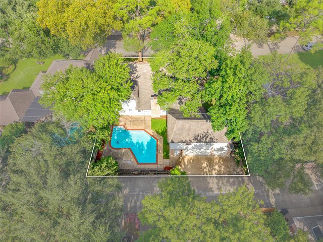 903 Crossroads Drive, Houston, TX 77079