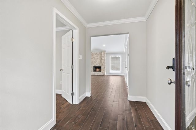 903 Crossroads Drive, Houston, TX 77079