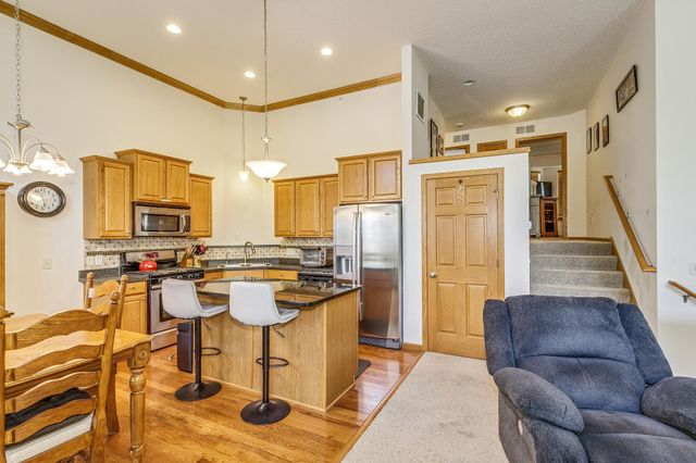 3143 Frontier Drive, Woodbury, MN 55129