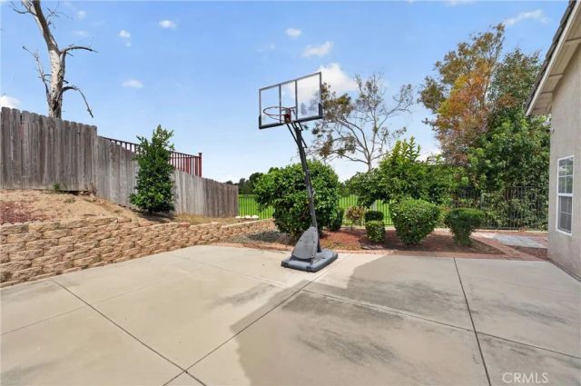 821 Basetdale, Whittier, CA 90601