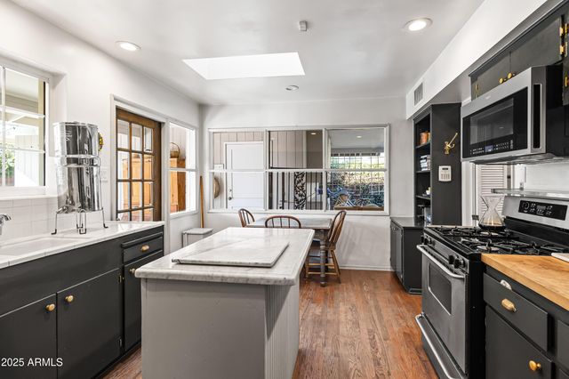 4631 E PINCHOT Avenue, Phoenix, AZ 85018