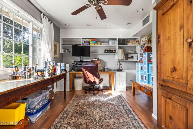 4631 E PINCHOT Avenue, Phoenix, AZ 85018