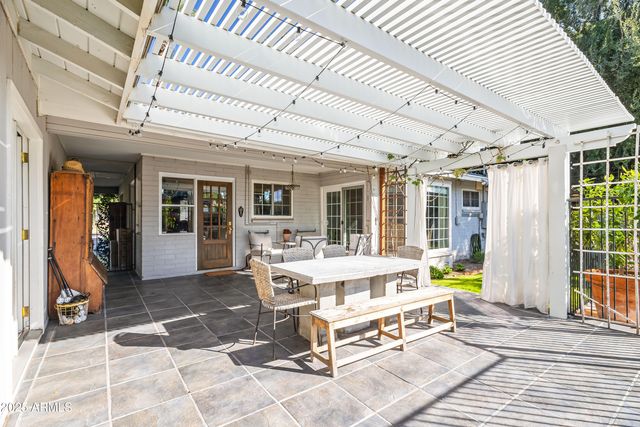 4631 E PINCHOT Avenue, Phoenix, AZ 85018