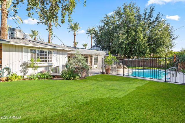 4631 E PINCHOT Avenue, Phoenix, AZ 85018