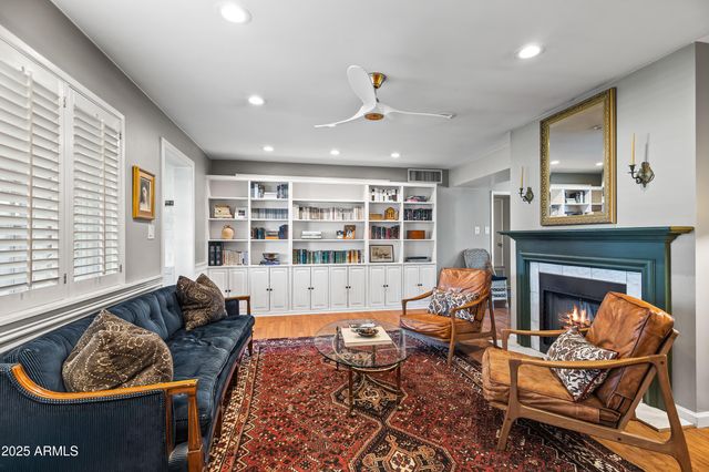 4631 E PINCHOT Avenue, Phoenix, AZ 85018