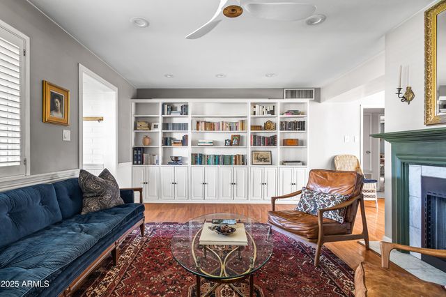 4631 E PINCHOT Avenue, Phoenix, AZ 85018