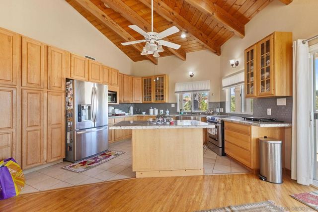 31848 Oak Glen Rd, Valley Center, CA 92082