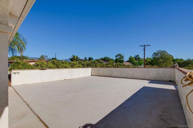 31848 Oak Glen Rd, Valley Center, CA 92082