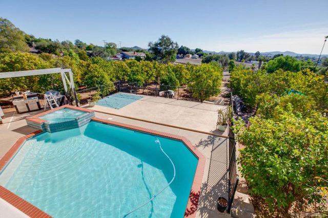 31848 Oak Glen Rd, Valley Center, CA 92082