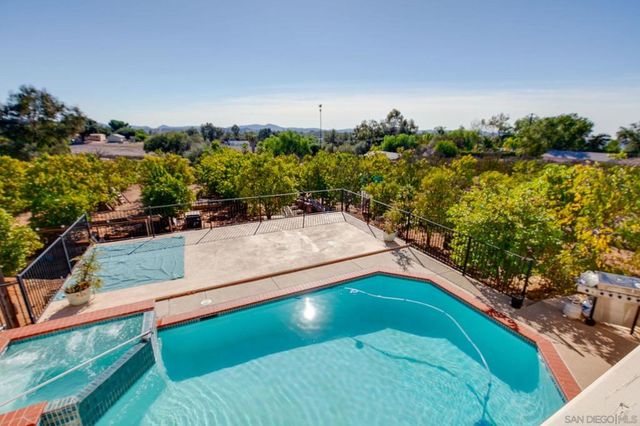 31848 Oak Glen Rd, Valley Center, CA 92082