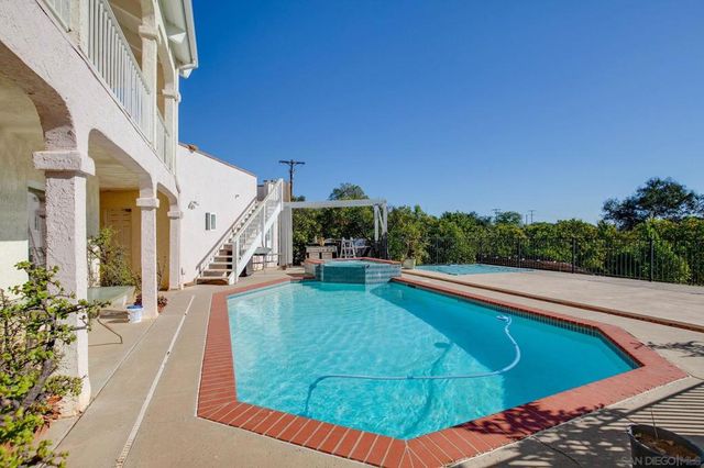 31848 Oak Glen Rd, Valley Center, CA 92082