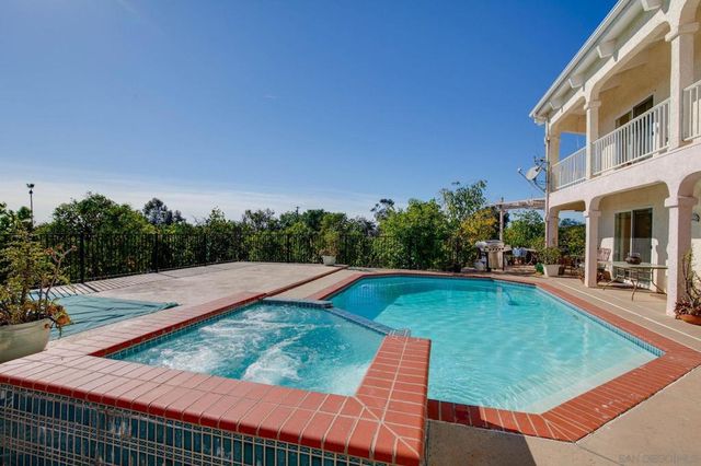 31848 Oak Glen Rd, Valley Center, CA 92082