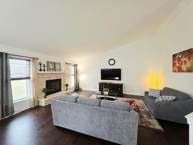 W172N10110 Woodbridge LANE, Germantown, WI 53022