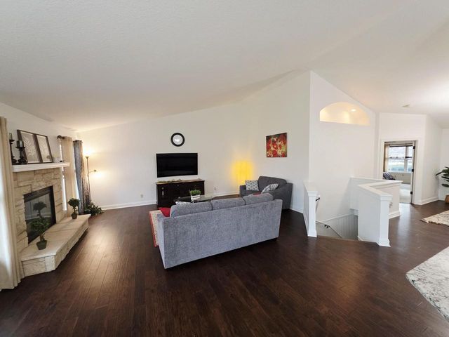 W172N10110 Woodbridge LANE, Germantown, WI 53022