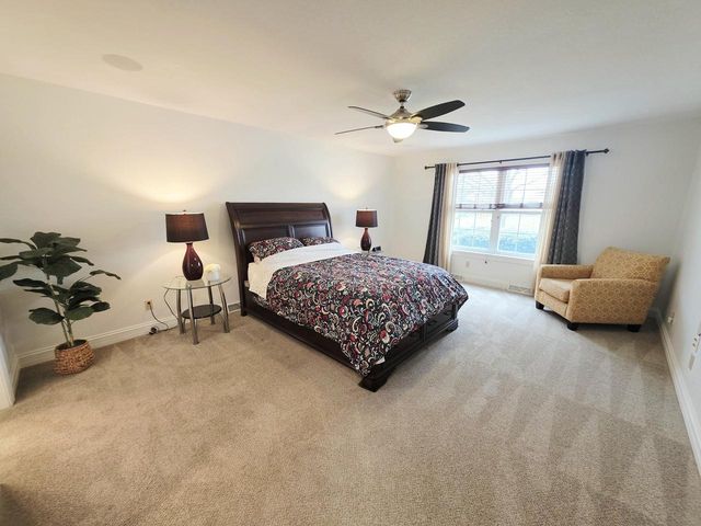 W172N10110 Woodbridge LANE, Germantown, WI 53022