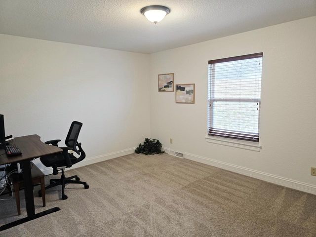 W172N10110 Woodbridge LANE, Germantown, WI 53022