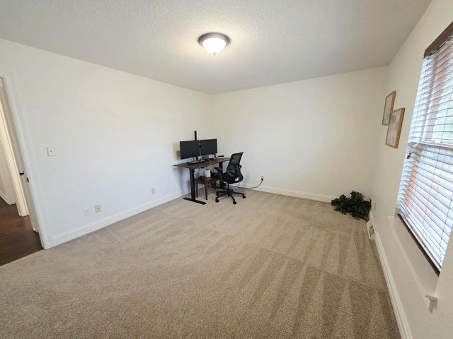 W172N10110 Woodbridge LANE, Germantown, WI 53022