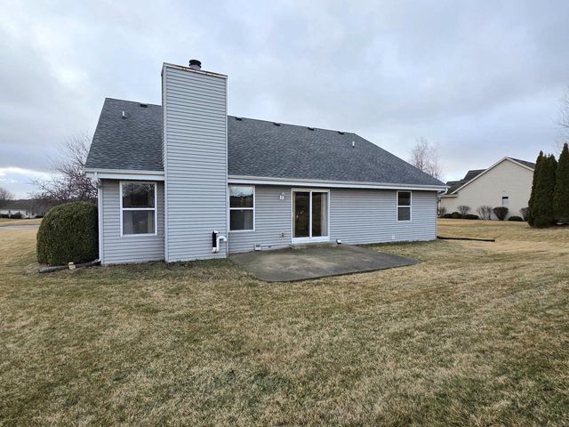 W172N10110 Woodbridge LANE, Germantown, WI 53022