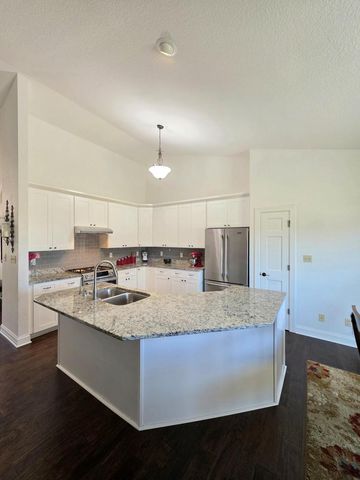 W172N10110 Woodbridge LANE, Germantown, WI 53022