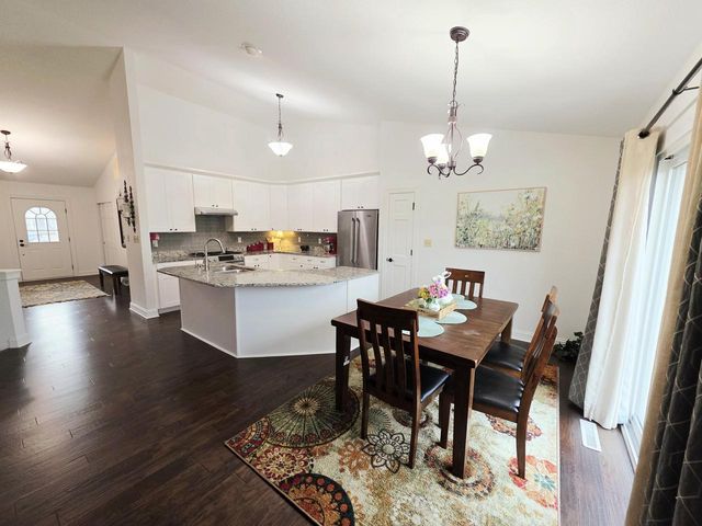 W172N10110 Woodbridge LANE, Germantown, WI 53022