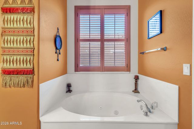 1929 S COLE Drive, Gilbert, AZ 85295