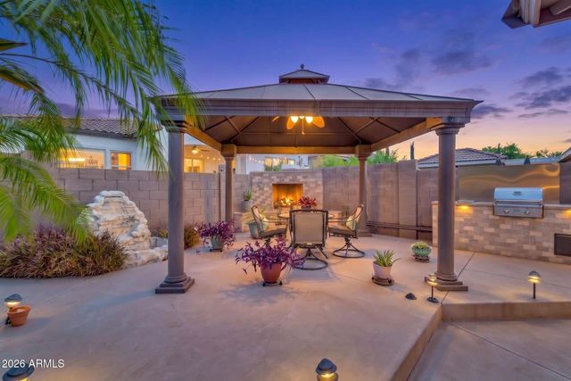 1929 S COLE Drive, Gilbert, AZ 85295