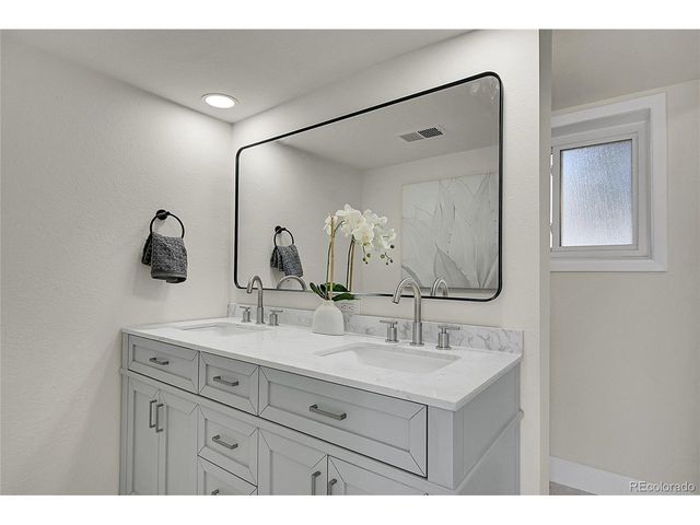 7145 S Elm Ct, Centennial, CO 80122