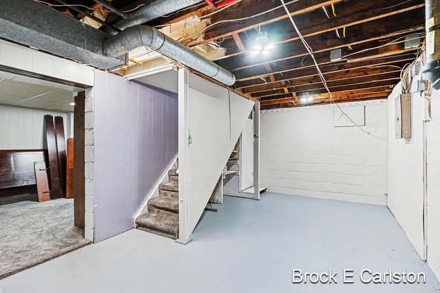 2996 Roosevelt Road, Roosevelt Park, MI 49441