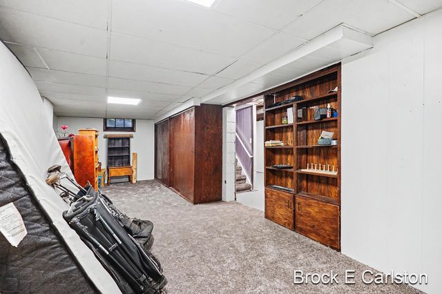 2996 Roosevelt Road, Roosevelt Park, MI 49441