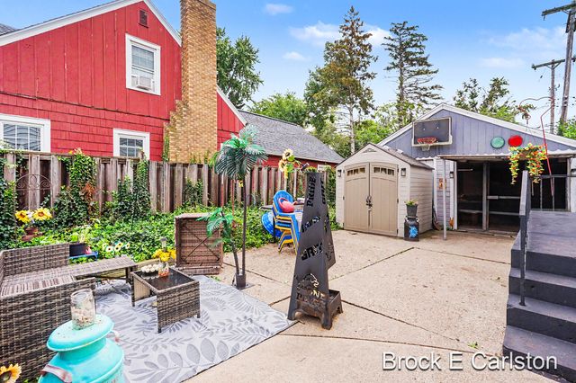 2996 Roosevelt Road, Roosevelt Park, MI 49441