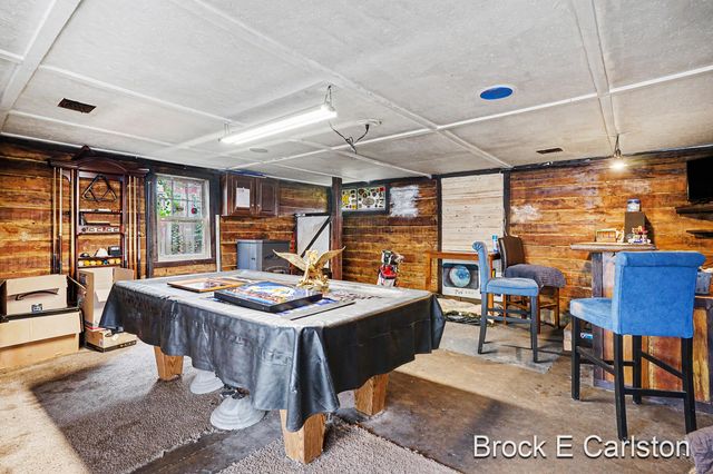 2996 Roosevelt Road, Roosevelt Park, MI 49441
