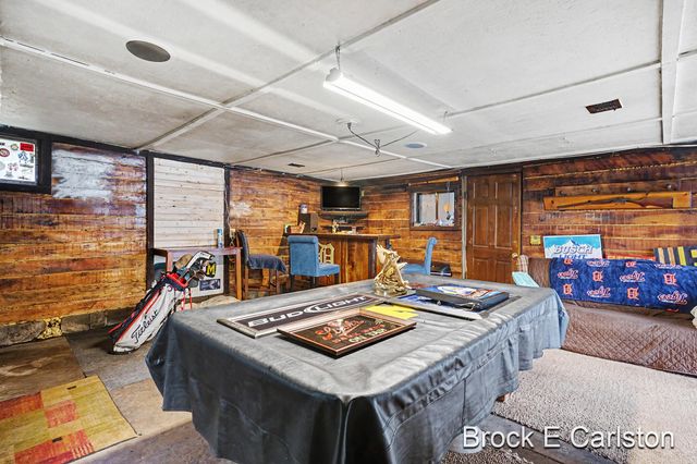 2996 Roosevelt Road, Roosevelt Park, MI 49441
