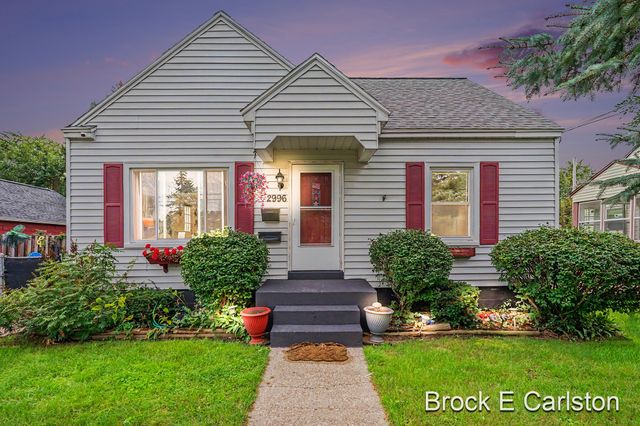 2996 Roosevelt Road, Roosevelt Park, MI 49441