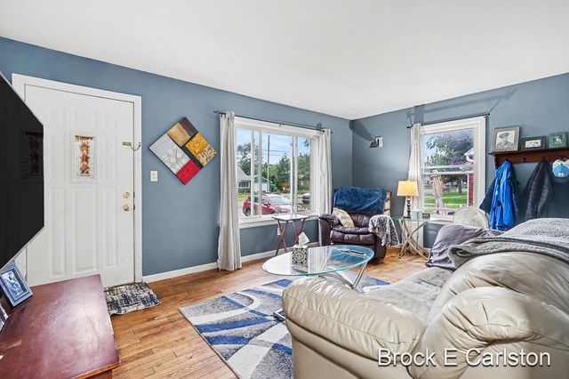 2996 Roosevelt Road, Roosevelt Park, MI 49441