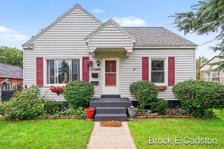 2996 Roosevelt Road, Roosevelt Park, MI 49441