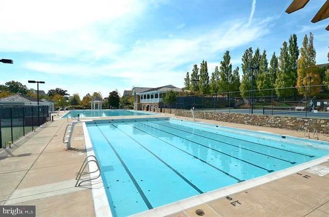 130 Chevy Chase St Apt 305, Gaithersburg, MD 20878