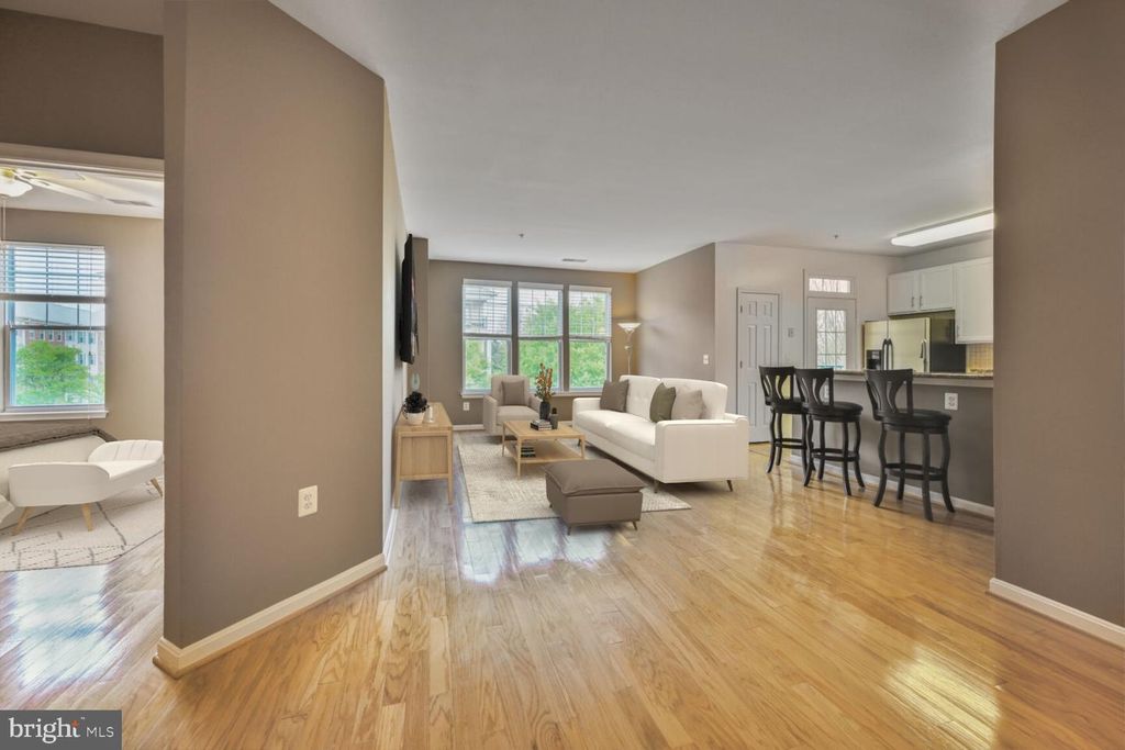 130 Chevy Chase St Apt 305, Gaithersburg, MD 20878