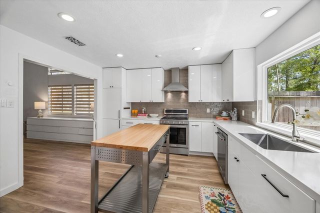 1 Sandlily Court, The Woodlands, TX 77380