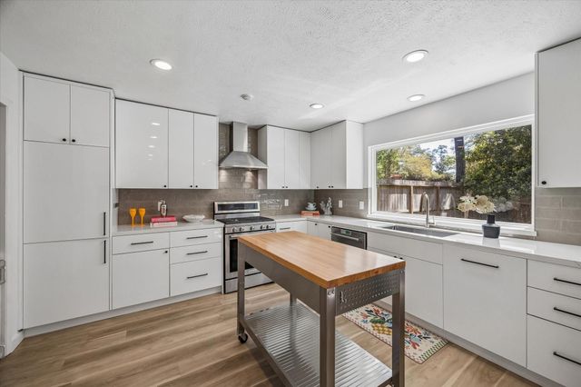 1 Sandlily Court, The Woodlands, TX 77380