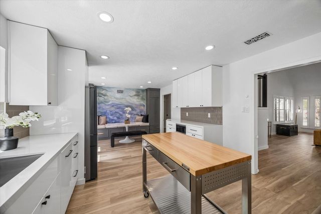 1 Sandlily Court, The Woodlands, TX 77380