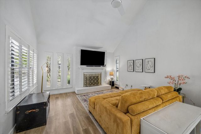 1 Sandlily Court, The Woodlands, TX 77380