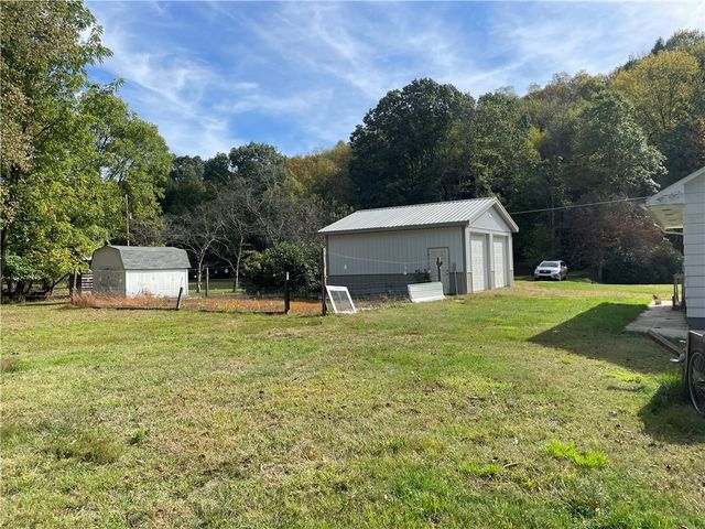 239 Sleepy Hollow Dr, Franklin, PA 16323